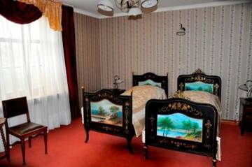 Фото номера Double Room in Club House Отели типа «постель и завтрак» Pałac Brzeźno г. Oborniki Śląskie 2